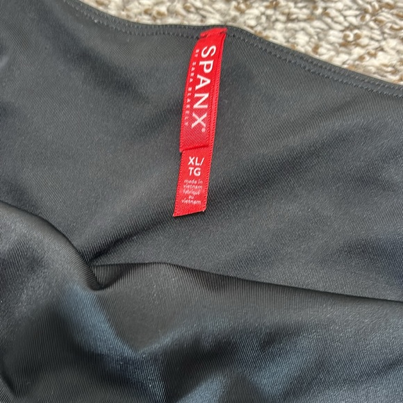 SPANX faux leather black leggings XL - Picture 8 of 9